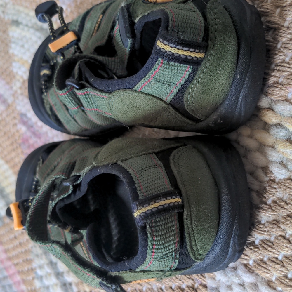 Keen - Picture 5 of 6